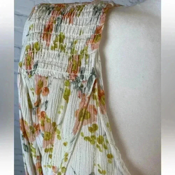 Cupcakes & Cashmere Peasant Blouse Women’s Sz M Cream Peach Floral Boho Smocked - Picture 7 of 15